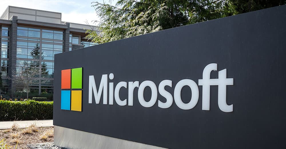 Oppenheimer Upgrades Microsoft on Strong Growth Prospects, Shares Up 2%