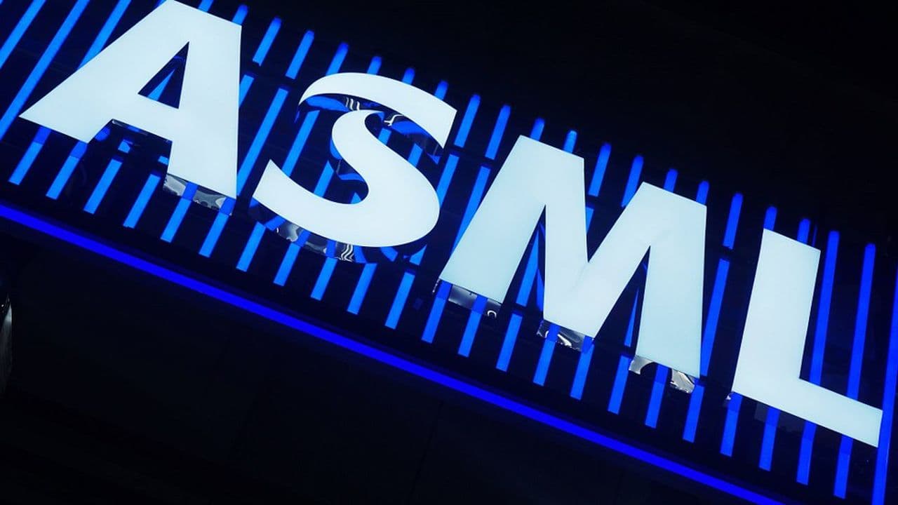 ASML Shares Plunge 10% as 2026 Growth Outlook Wavers Despite Strong Q2 Beat