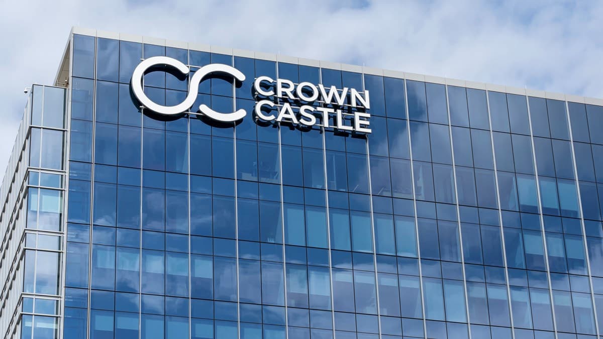 Crown Castle Shares Rise on Earnings Beat and Upbeat Outlook