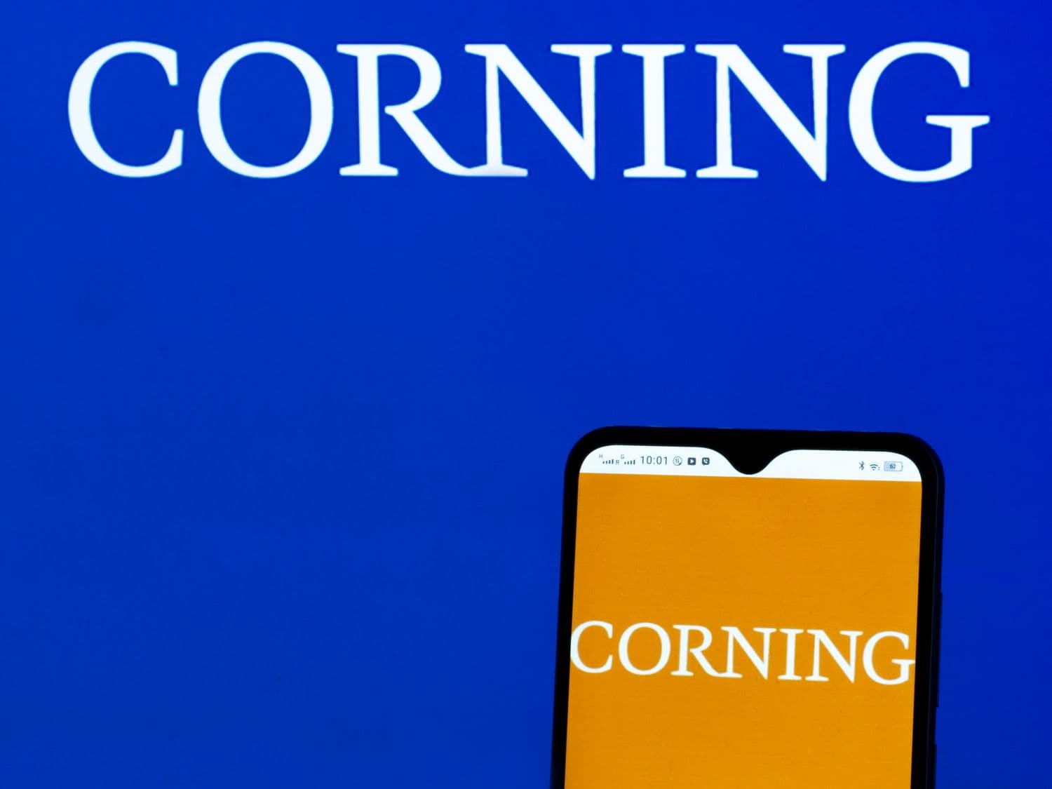 Corning Surges As AI Demand Boosts Revenue And Margins