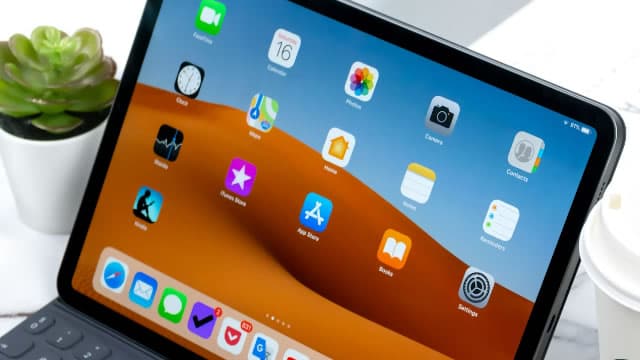 Apple: The Mag 7's Dead Money Stock or AI Cash Cow in the Making?