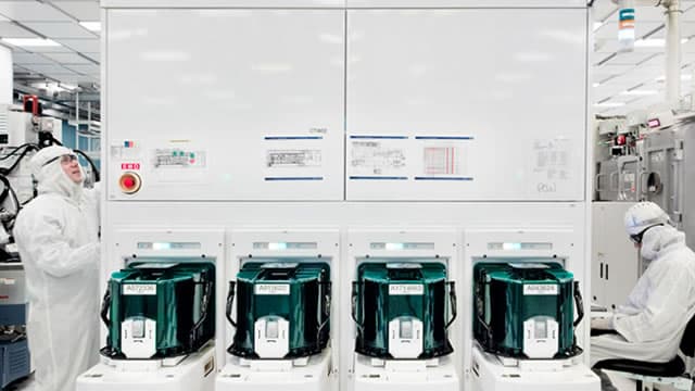 IBM Boosts Forecast on AI and Red Hat