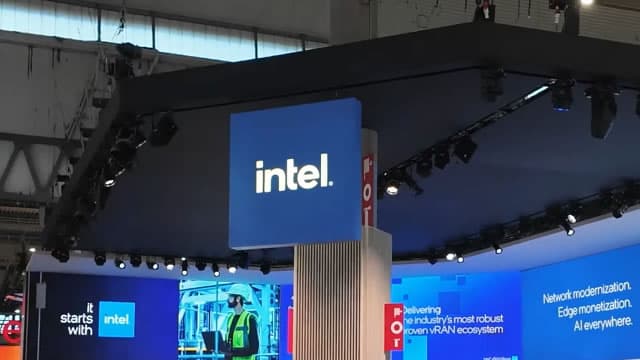Trump Says Intel Agreed to Give US a 10% Equity Stake