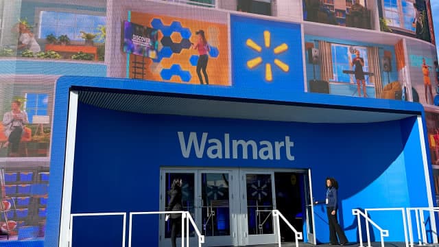Walmart: Tariff Fears Fuel Cry Wolf Rally