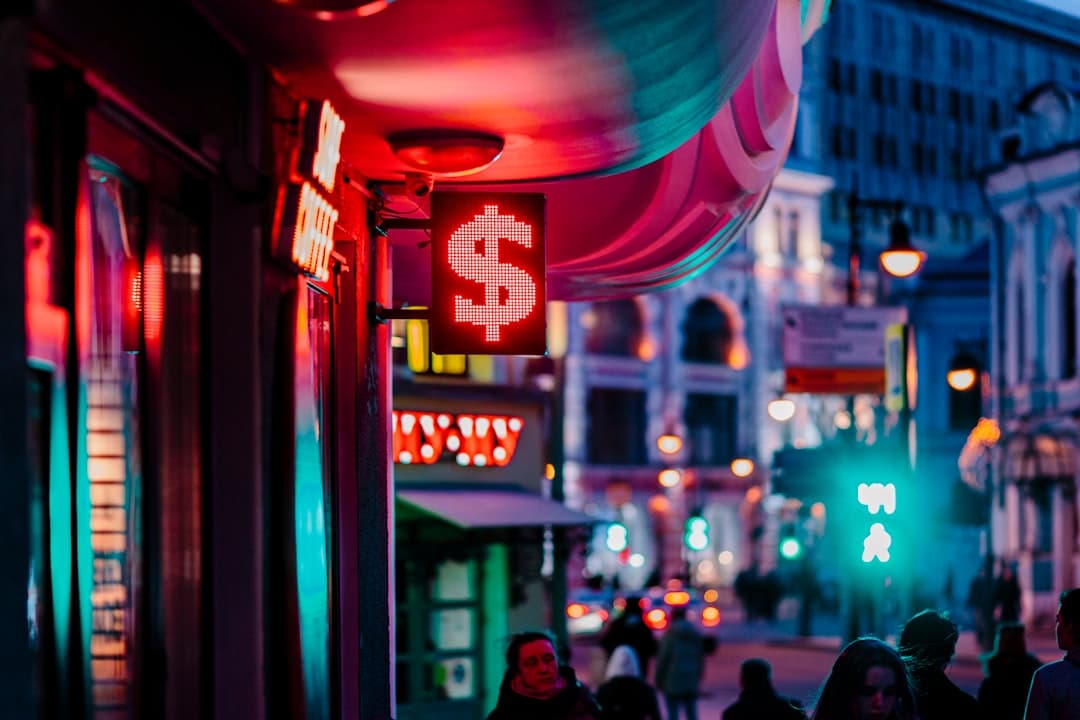 Fed Holds Rates Steady, Flags Stagflation Risk as Tariffs Fuel Inflation Fears