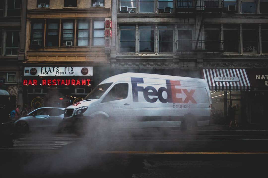 FedEx Warns of Volatile Global Demand, Cites Trade Policy Risks