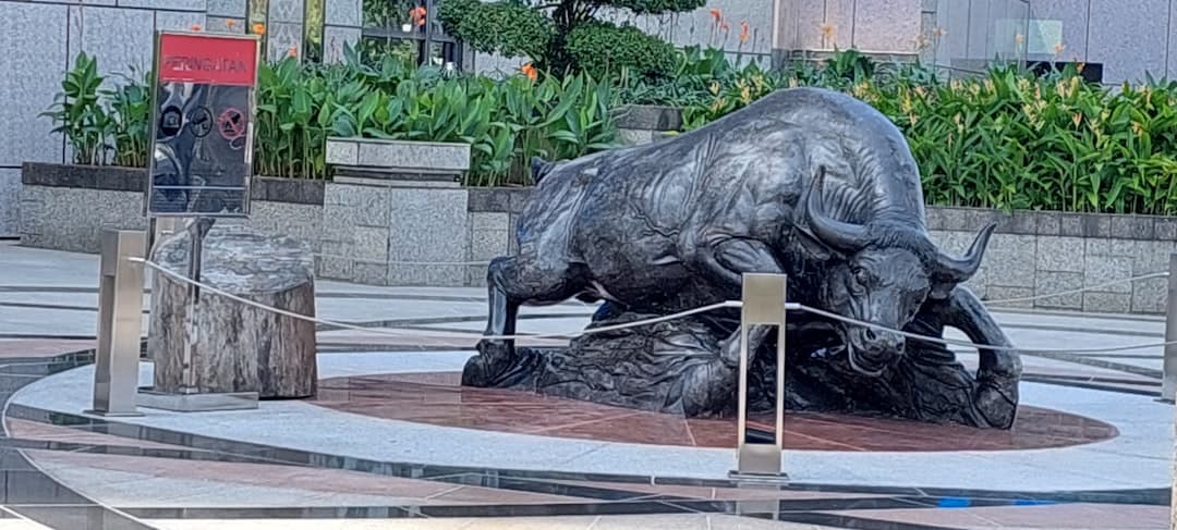 5 Key Market Catalysts This Week: Trump’s Trade War, CPI, Bitcoin, Earnings, and Crude Moves