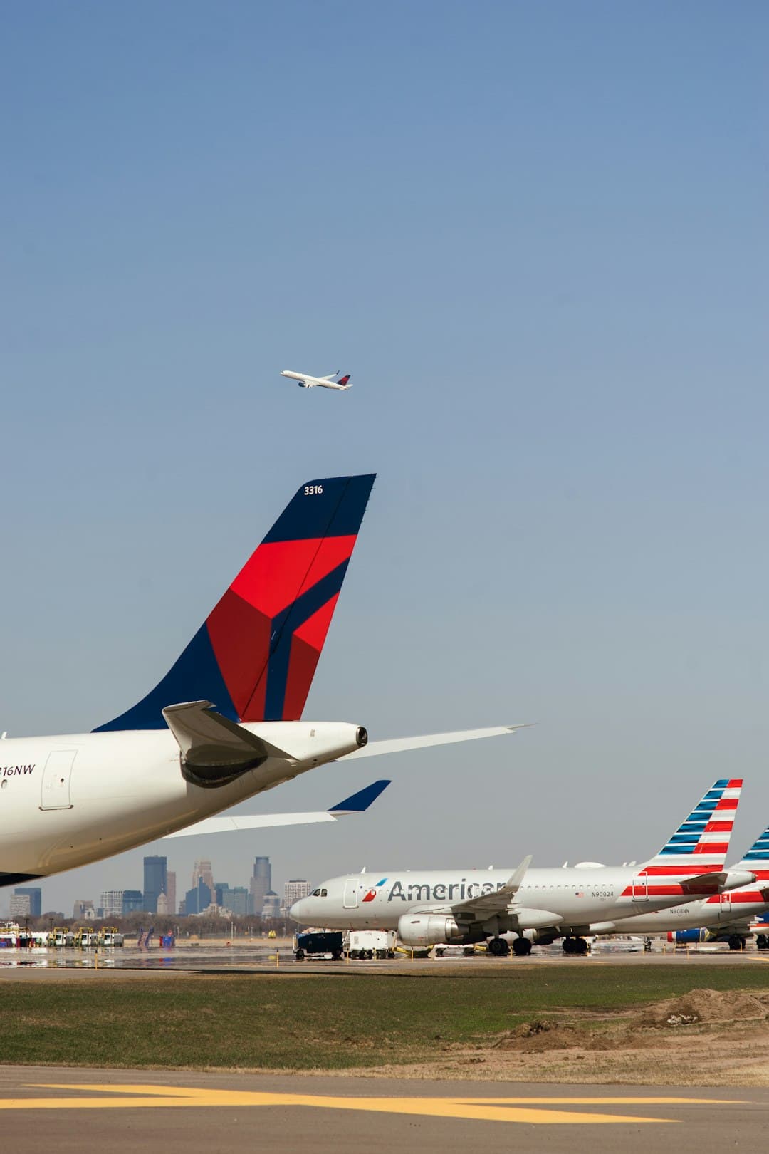 Senators Challenge Delta's AI-Based Pricing Strategy Amid Rising Consumer Concerns