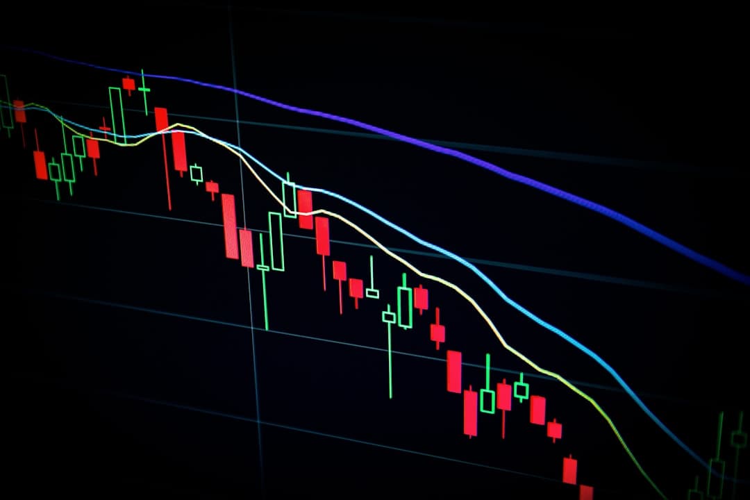 S&P 500 Hits New Closing High Despite Chip Stock Pressure and Mixed Earnings