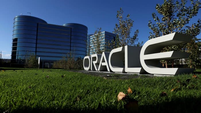 Oracle Corporation's (NYSE:ORCL) New Price Target and AI Sector Wins Drive Optimism