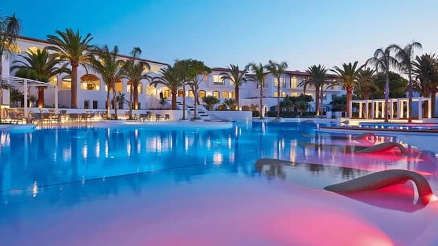 2 Dirt Cheap Stocks to Buy With $200 Right Now