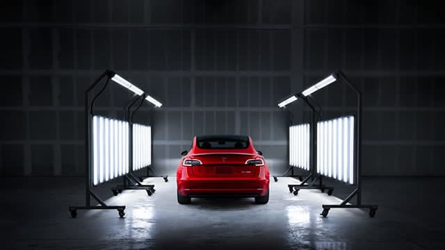 Elon Musk's Tesla launches bid to supply electricity to British households