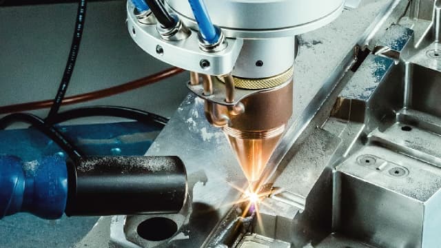 Embedded, Efficient, And Expensive: Fastenal's Growth Story With A Premium Tag