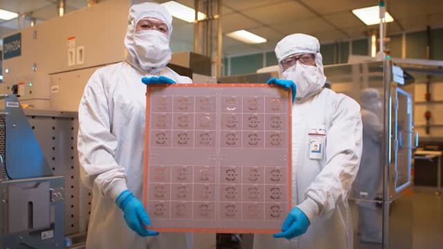 Intel Corporation: Poised For Long-Term Breakout, Here's My Option Collar