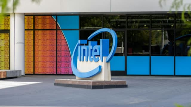Intel Q2 seen beating expectations, but outlook clouded by cost cuts and competitive pressures