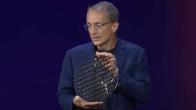 Intel stock pops 7% as Trump confirms stake, but some say it's a ‘recipe for disaster'