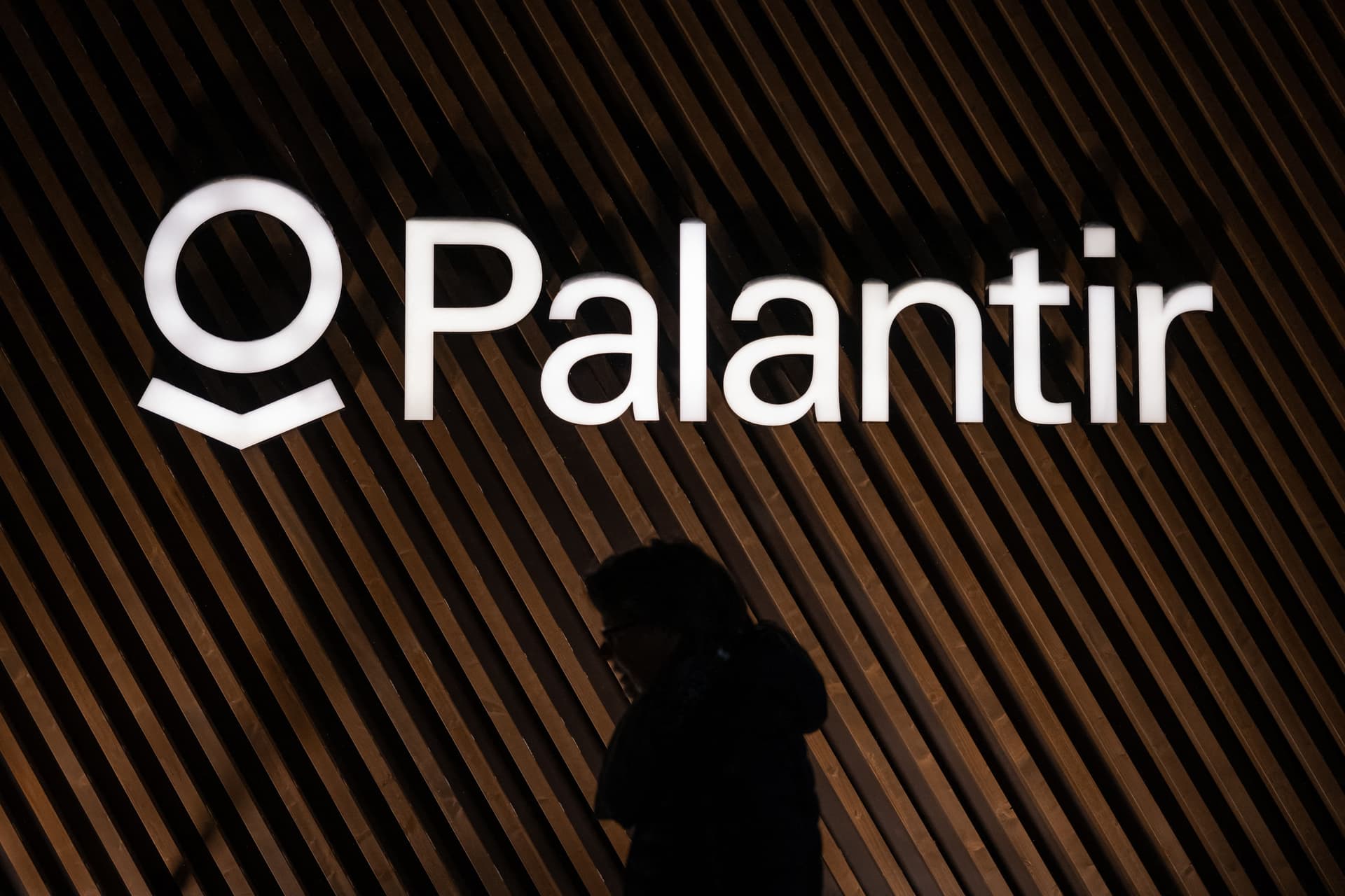 Is Palantir Stock Still a Buy After Rising by More Than 100% This Year?
