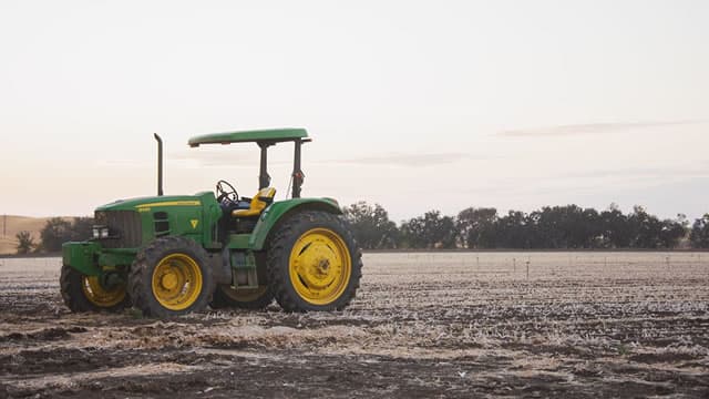 John Deere faces a crossroads amid decreasing demand, increasing investments