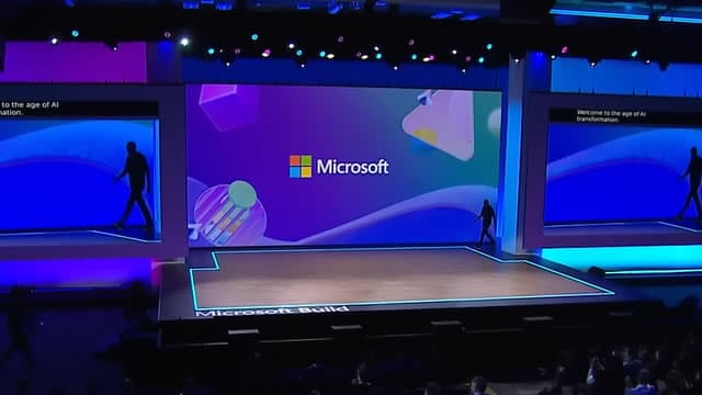 Microsoft alerts businesses, governments to server software attack