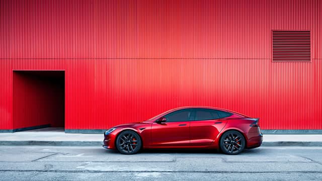 Tesla Stock's 9% Robotaxi Boost Lifts Elon Musk's Net Worth By $17 Billion