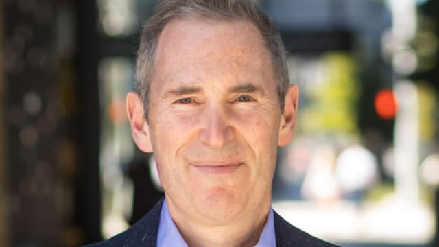 These 2 Billionaires Just Loaded Up on Amazon Stock. Should You?