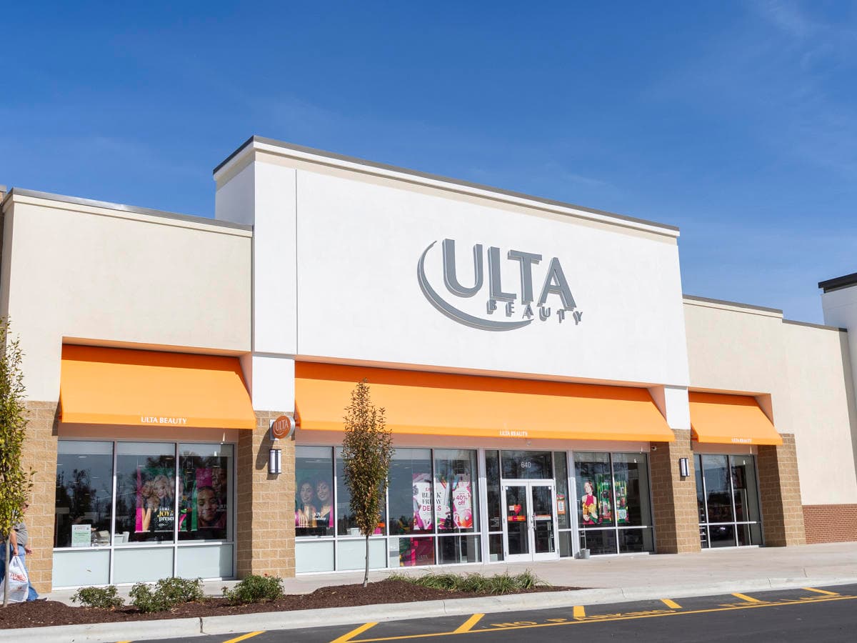 Ulta Beauty (NASDAQ:ULTA) Sees Price Target Increase to $600 by Robert W. Baird
